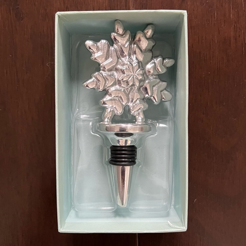 NWT Mariposa Snowflake Bottle Stopper